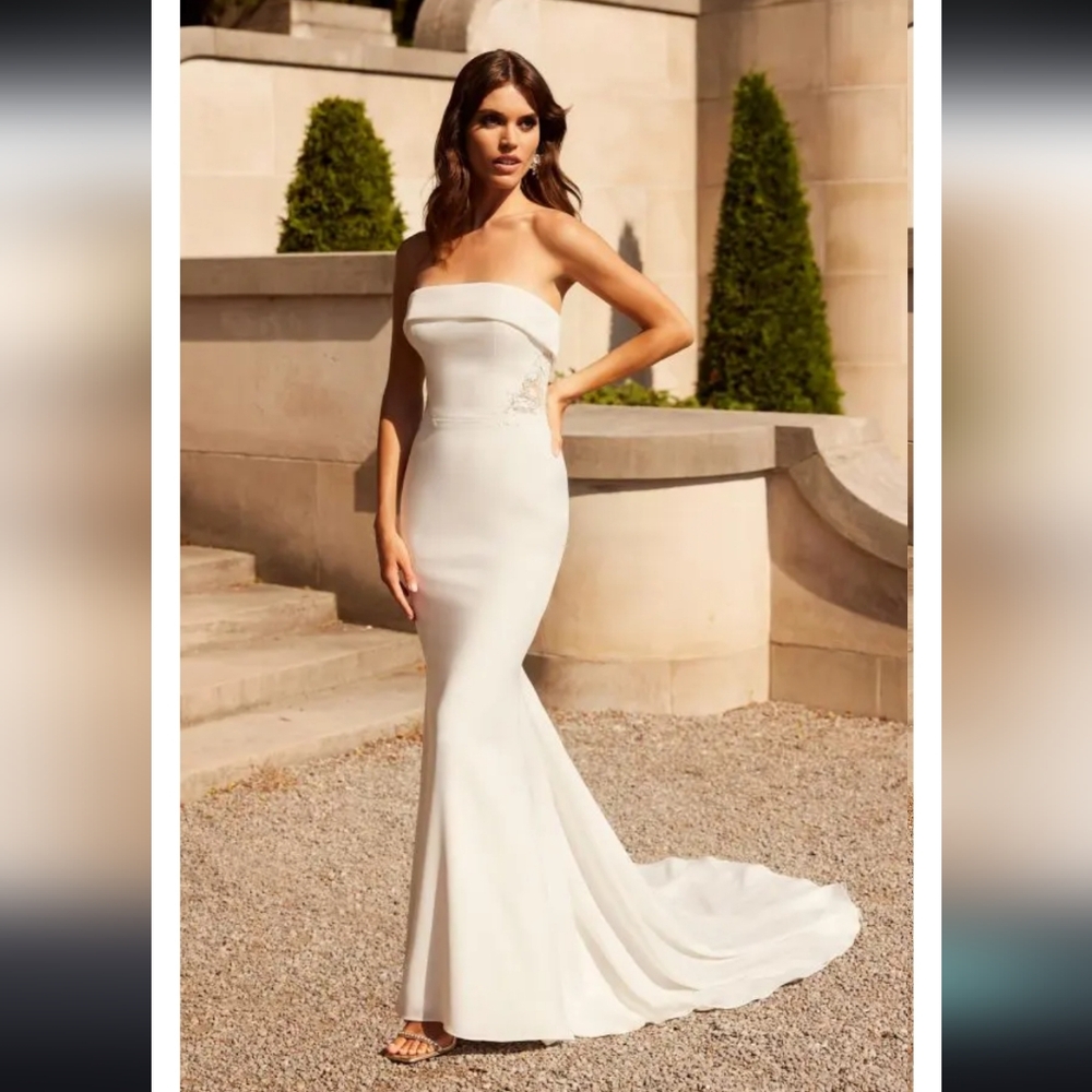 Paloma Blanca 5032 Sample - Crêpe & Guipure Lace Wedding Dress Sz 4 EUC Like New